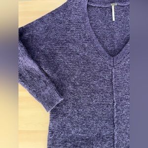 Free People wool/alpaca blend v neck sweater. Size M